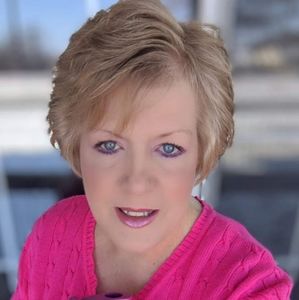 Meet your Posher, Angela m